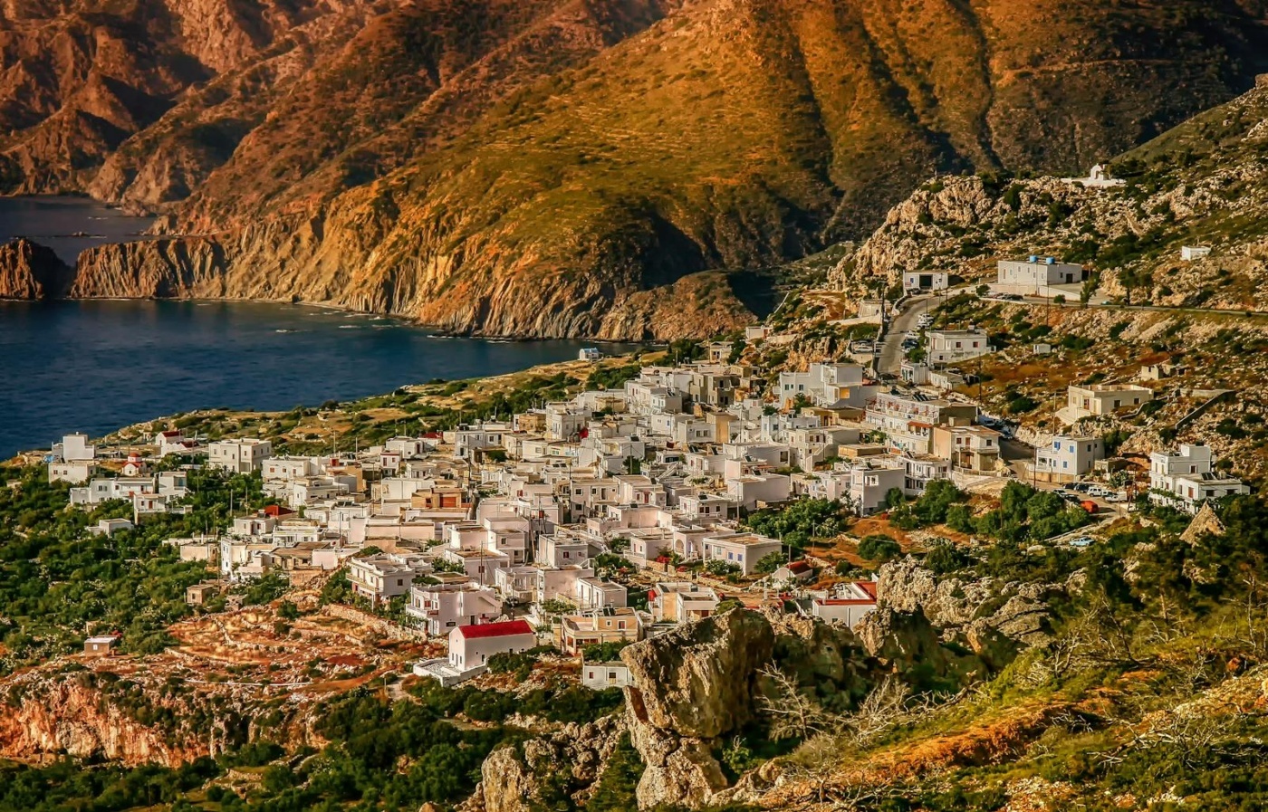 10 ελληνικοί προορισμοί off-the-beaten-path που αξίζουν τον κόπο