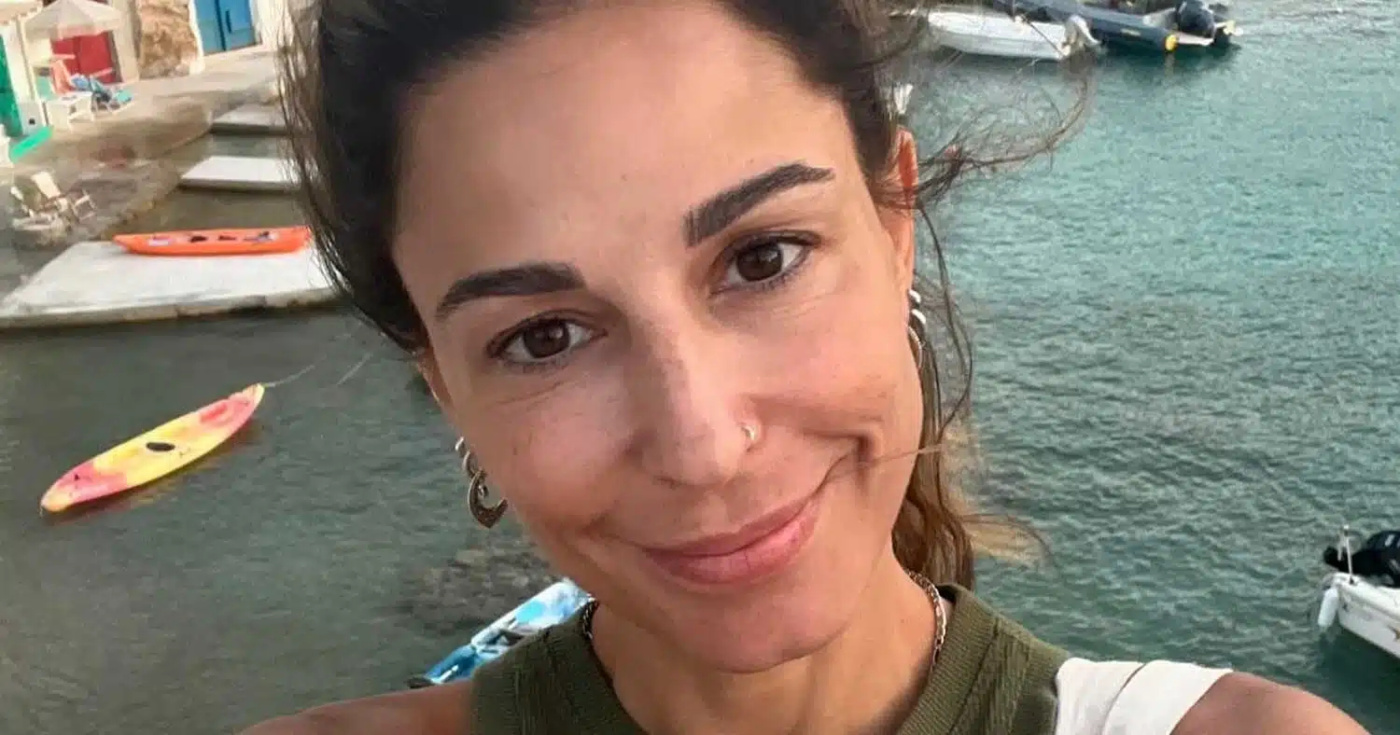 Κατερίνα Παπουτσάκη: Οι Καλοκαιρινές Φωτογραφίες με Μπικίνι και τα Τατουάζ που Έκλεψαν την Παράσταση