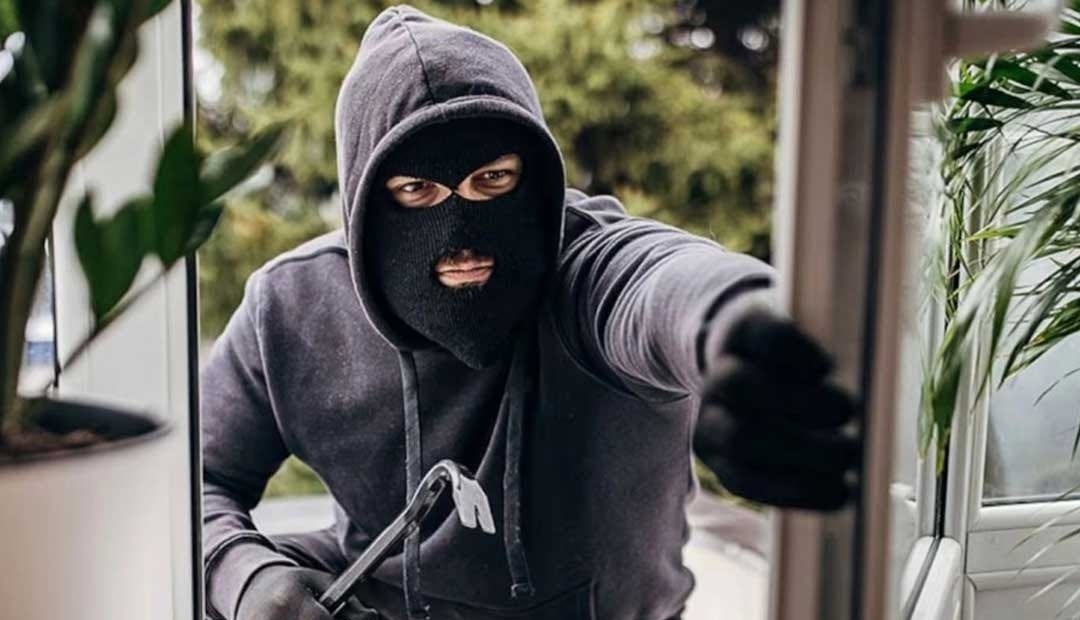 Μην κρύβετε χρήματα και κοσμήματα εκεί – Το πρώτο δωμάτιο που ψάχνουν οι διαρρήκτες και ο λόγος
