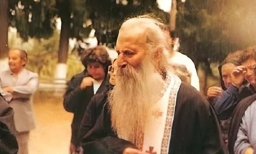 Άγιος Ιάκωβος Τσαλίκης: Η συμβουλή για τον αγιασμό που έγινε αγαπημένη συνήθεια πολλών πιστών