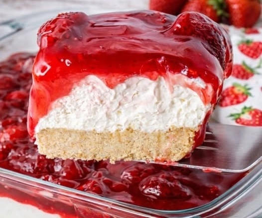 Cheesecake με Φράουλα χωρίς Ψήσιμο