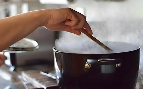 Τρόφιμα που δεν πρέπει να ζεσταίνετε ξανά: Τι πρέπει να γνωρίζετε για την ασφάλεια των τροφών