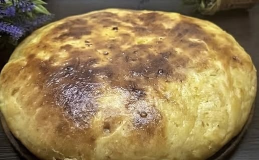 Το παραδοσιακό ψωμάκι με τυρί που μοσχοβολά σπίτι και γιαγιά