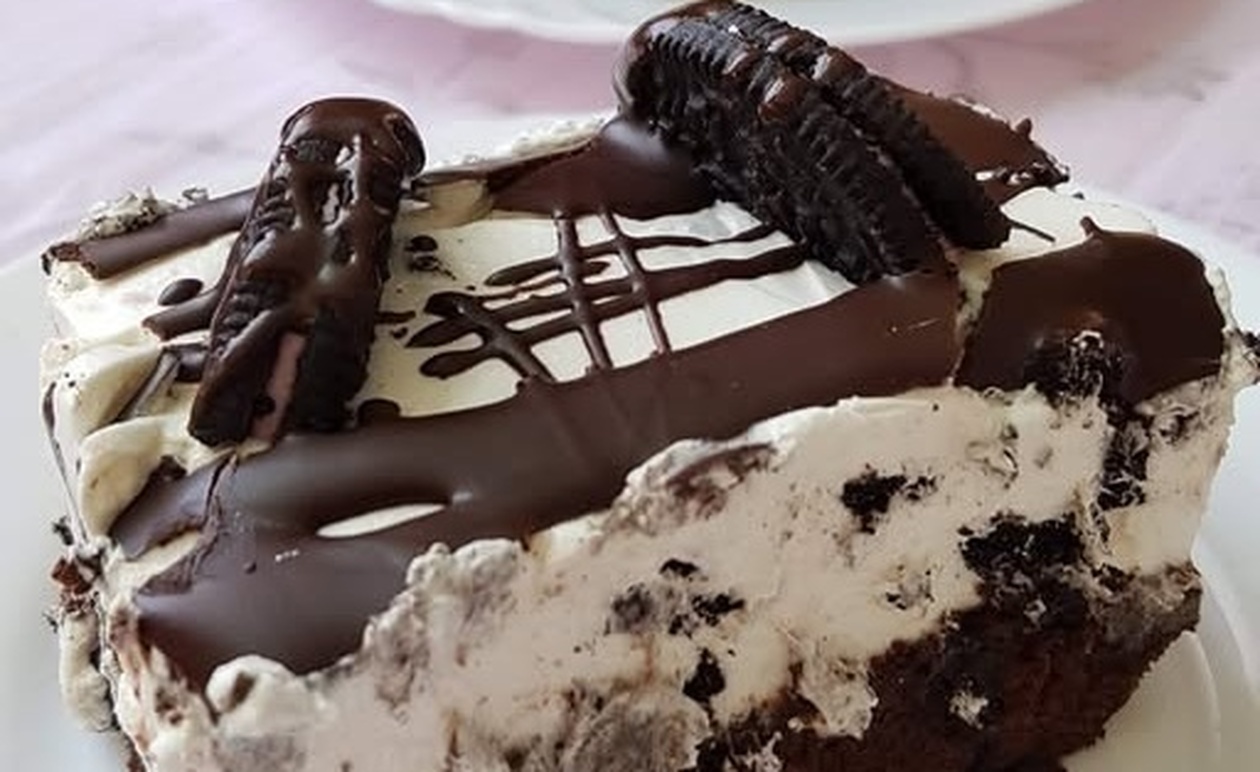 Πάστα Ταψιού με Brownies και Κρέμα Oreo Φράουλα