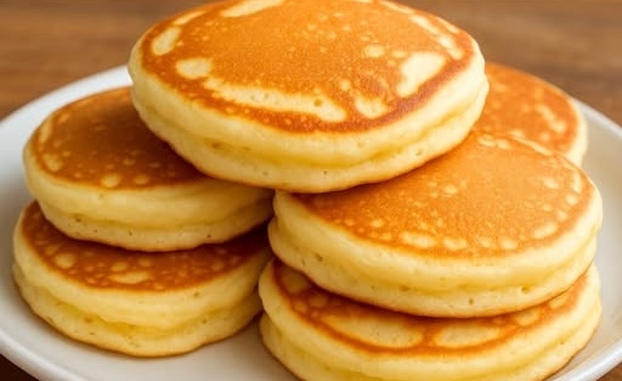 Τα πιο αφράτα pancakes χωρίς γάλα – Η πανεύκολη συνταγή των 15 λεπτών