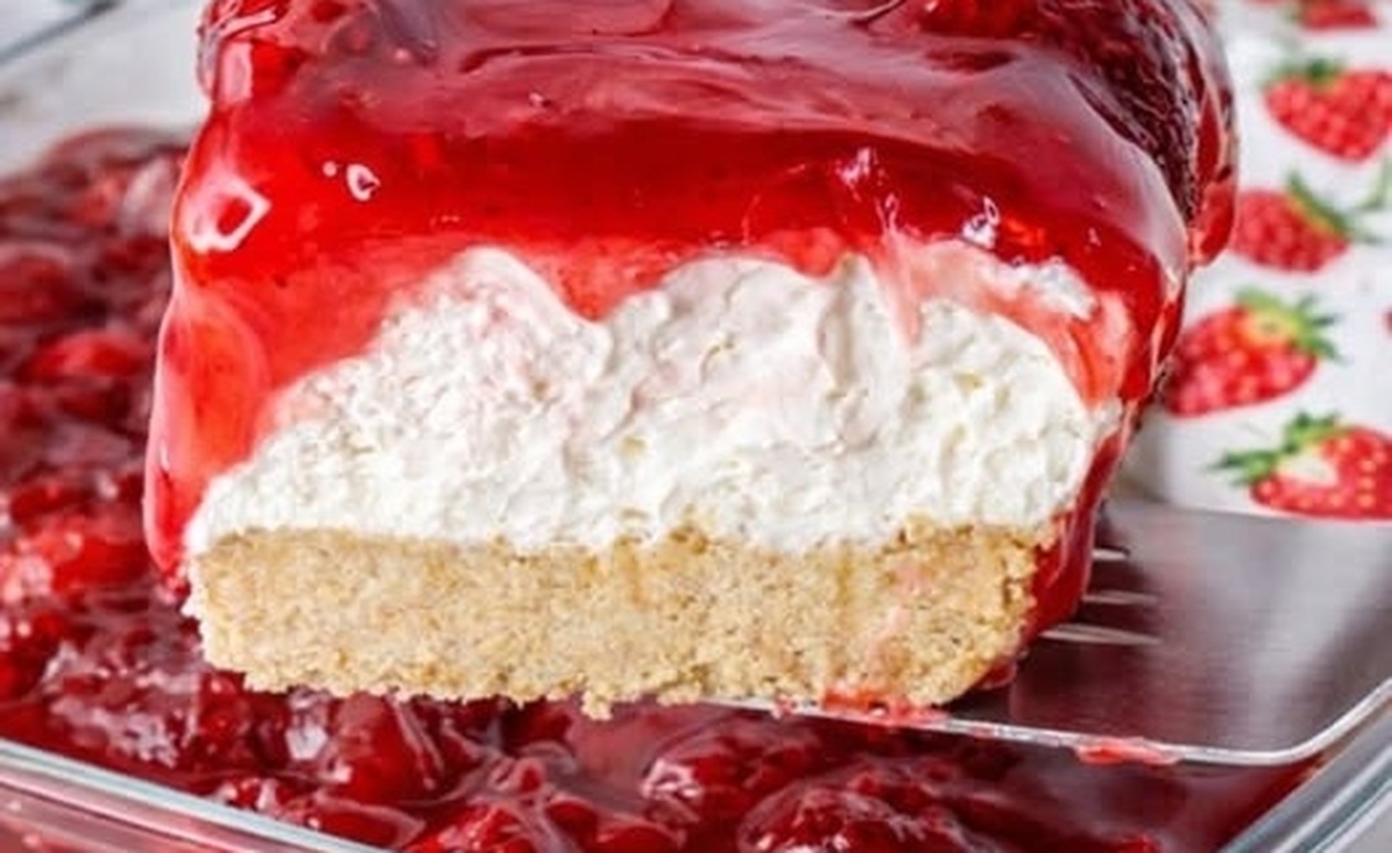 Cheesecake με Φράουλα χωρίς Ψήσιμο