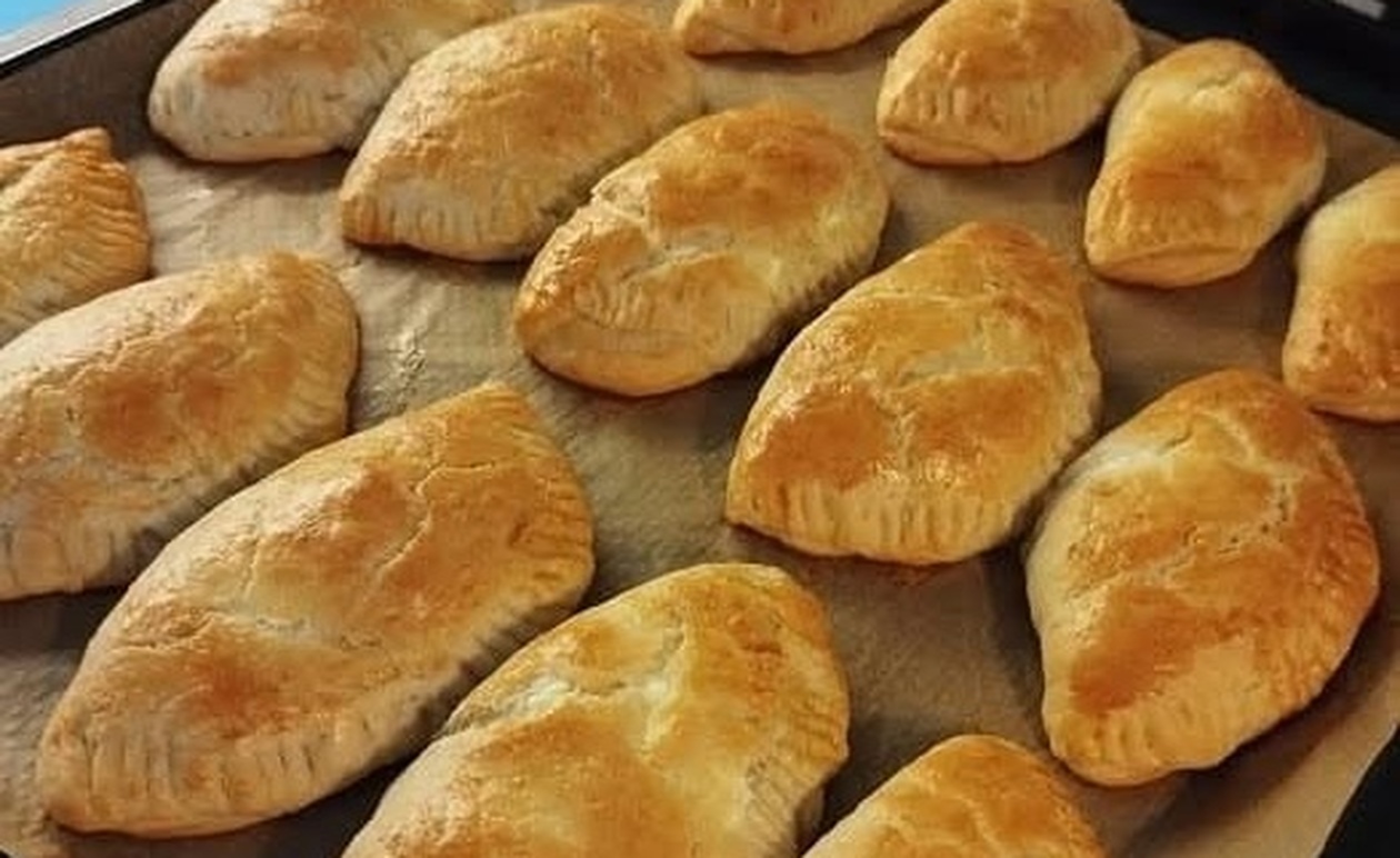 Αφράτα Σπιτικά Τυροπιτάκια Σαν Σύννεφο