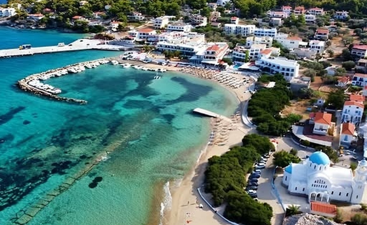 Το Οικονομικό Νησί Κοντά στην Αθήνα για Διακοπές της Τελευταίας Στιγμής