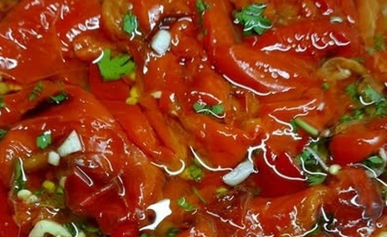 Ψητές πιπεριές Φλωρίνης με σκόρδο και μυρωδικά