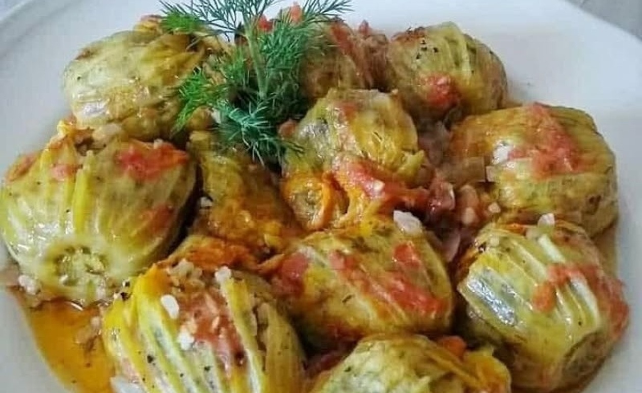 Μοσχομυριστοί Κολοκυθοανθοί Γεμιστοί στην Κατσαρόλα