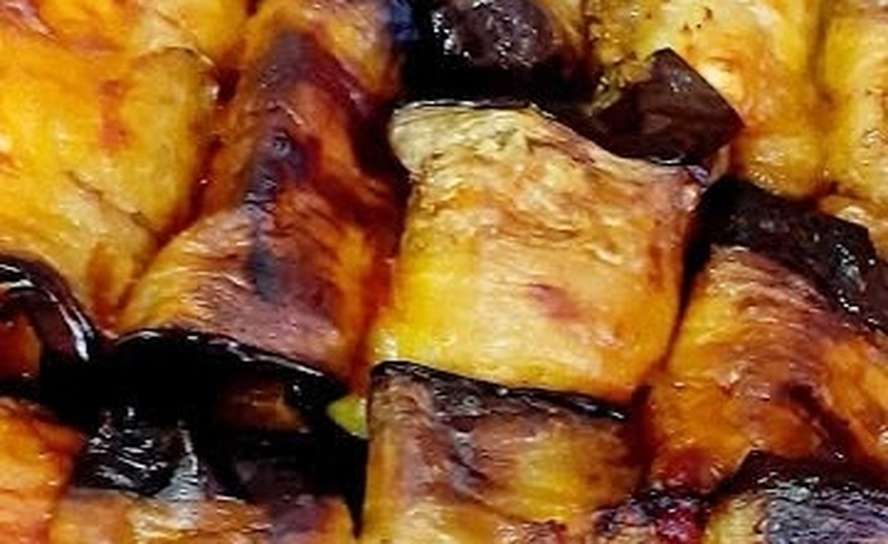 ΜΕΛΙΤΖΑΝΕΣ ΡΟΛΑΚΙΑ ΜΕ ΦΕΤΑ & ΜΥΡΩΔΙΚΑ